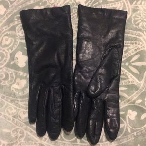 Leather gloves
